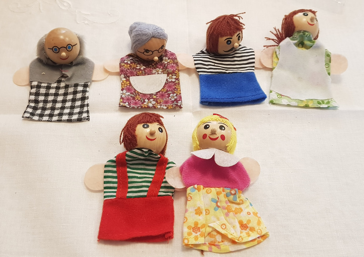 Finger Puppets Wooden Head - Story telling Pretend Play/ red riding hood/ 3 little pigs / royal family king queen / mermaids