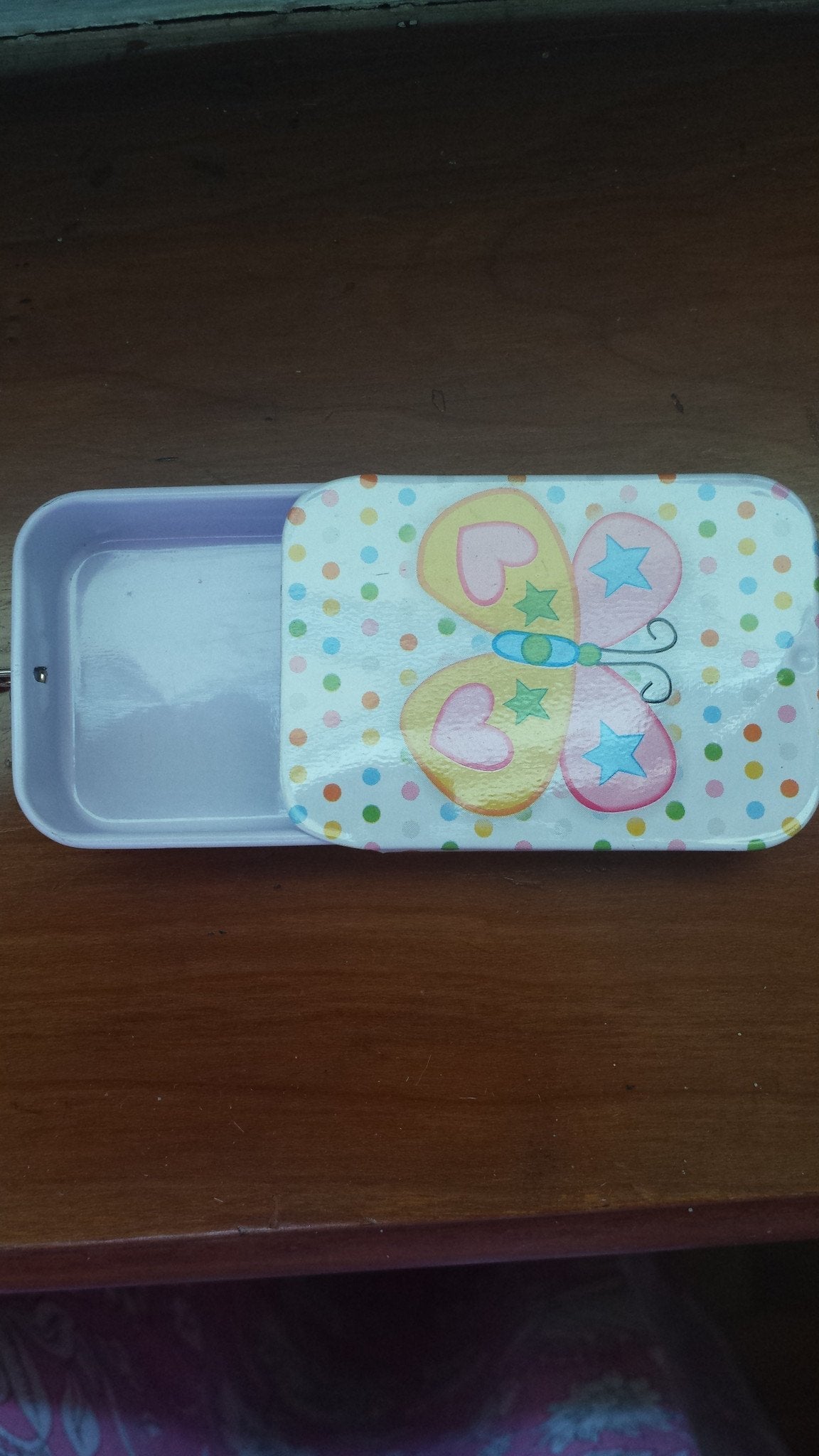 Cute Tin Key Chain with storage - RightToLearn.com.sg
- 4