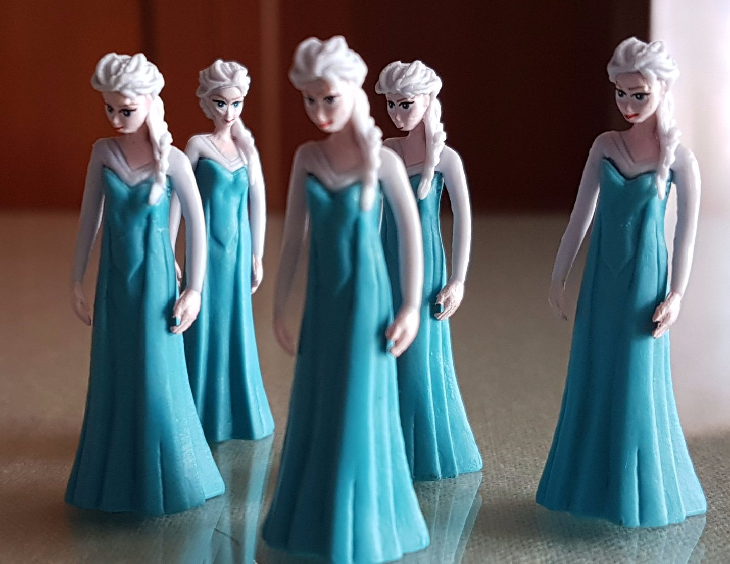 Frozen Elsa Mini Figure - Cake toppers