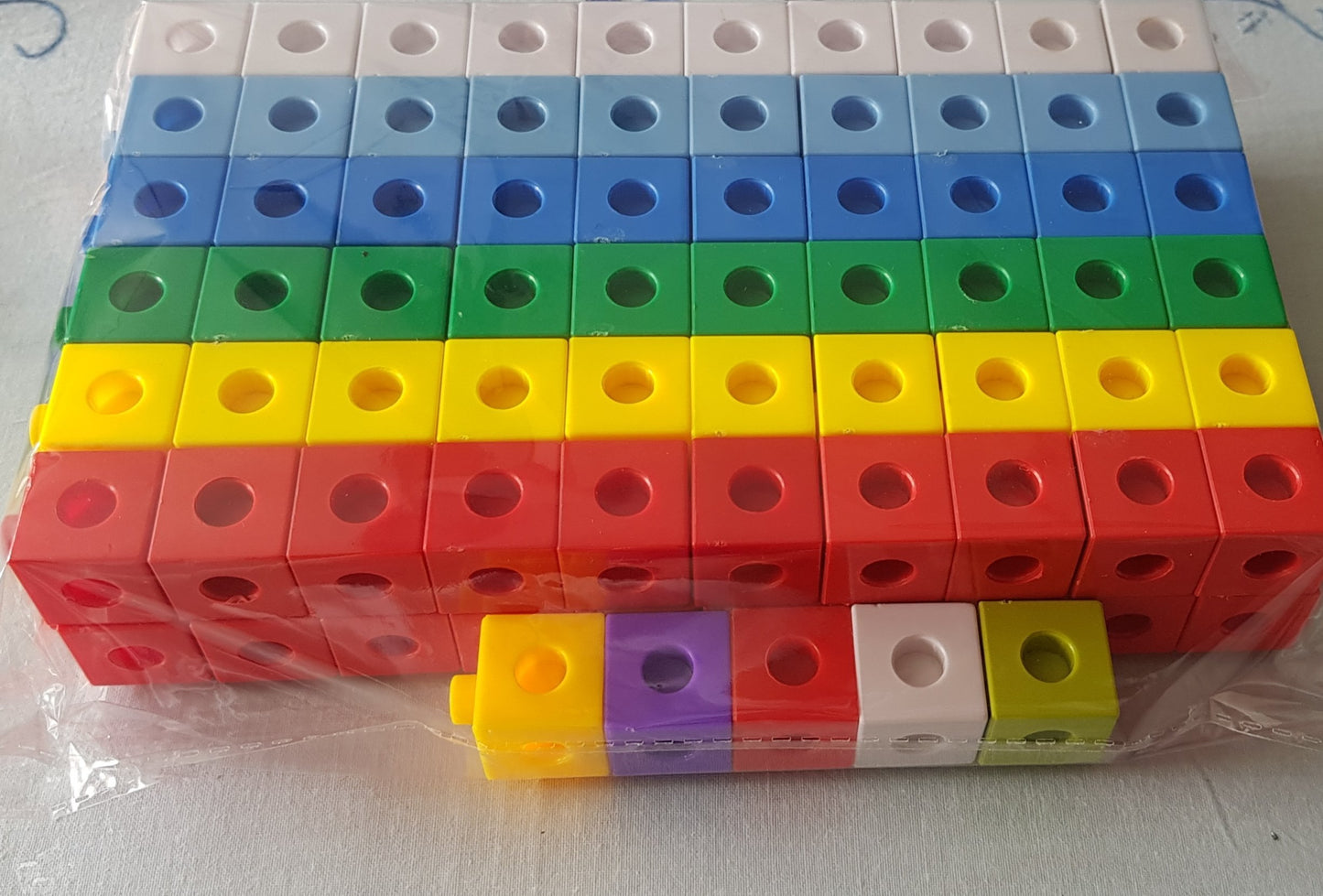 Manipulative Multi-Link Snap Uni-fix Cubes Package