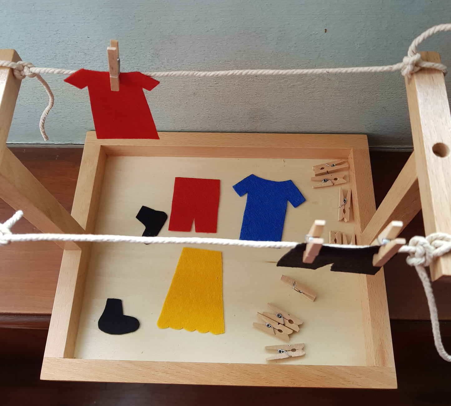 Montessori Practical Life Table Activity - Mini Wooden Clothes Line Hanger with tiny pegs