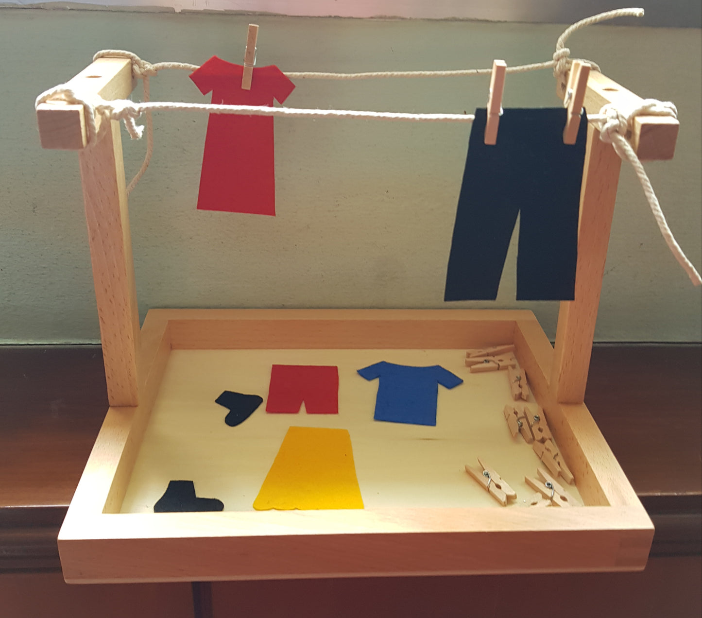 Montessori Practical Life Table Activity - Mini Wooden Clothes Line Hanger with tiny pegs