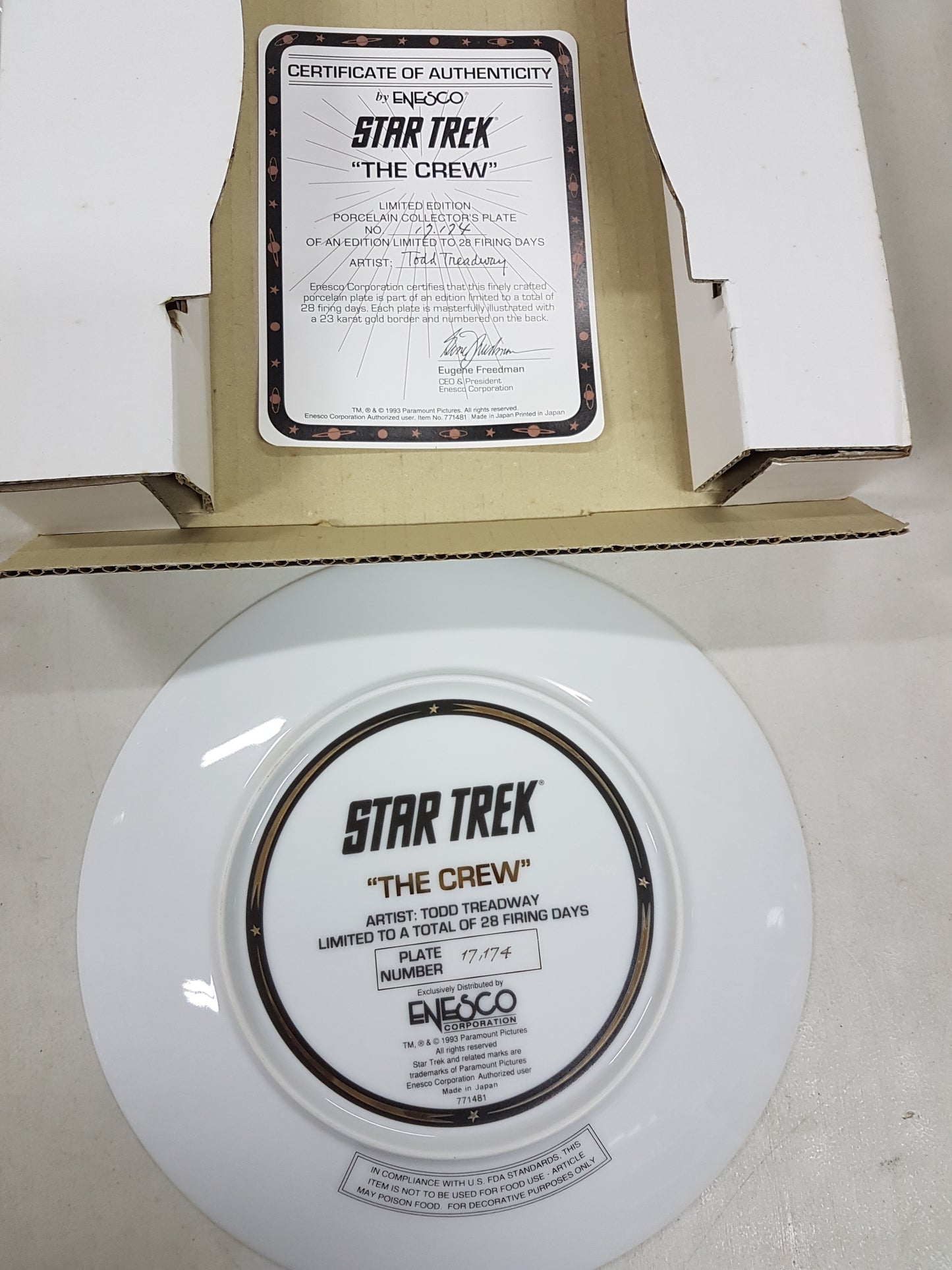 Star Trek The Next Generation Limited Edition Porcelain Collector's Plate - THE CREW