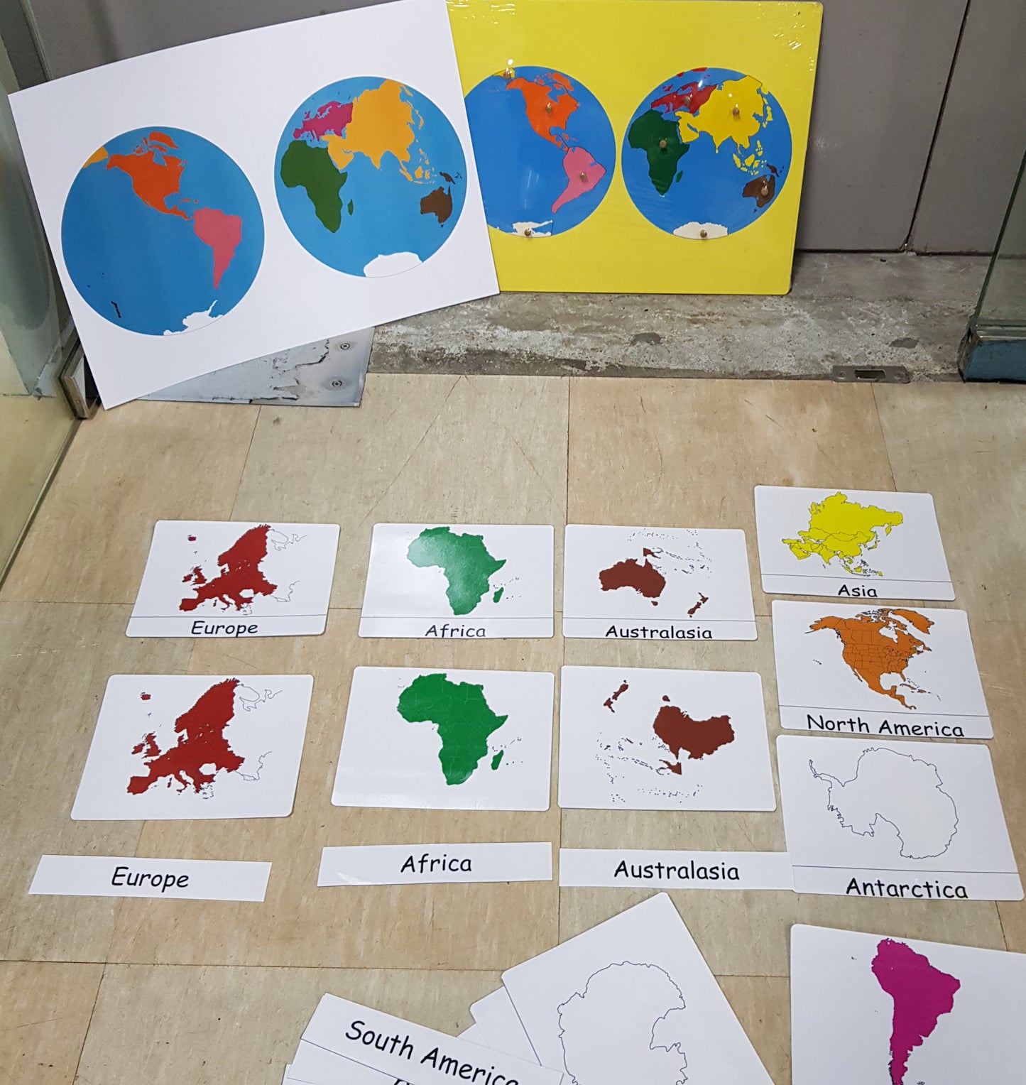 Montessori Pin Map of Continents - Smaller Size /Continents Nomenclature cards / Continents chart