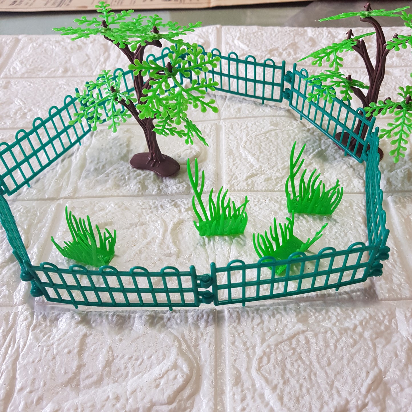 Miniature Models Plastic Decor set of Fence / Trees / Grass