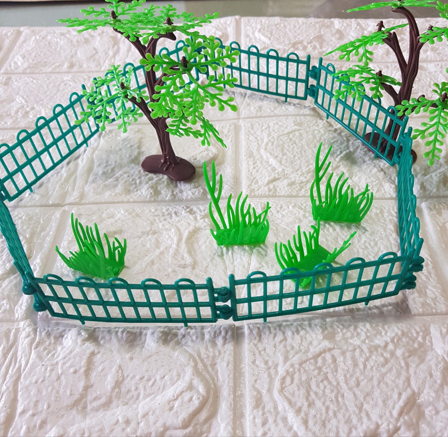 Miniature Models Plastic Decor set of Fence / Trees / Grass